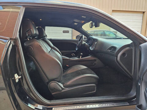 2016 Dodge Challenger 392 HEMI Scat Pack Shaker