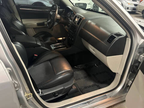 2006 Chrysler 300 SRT-8