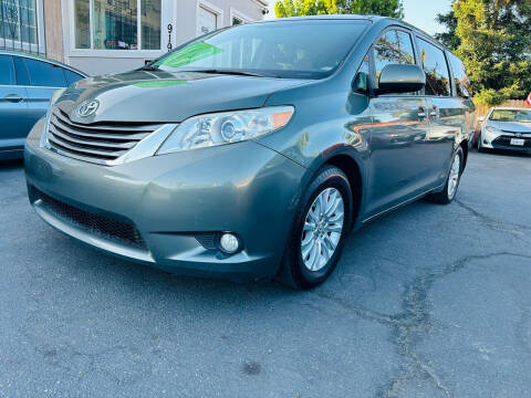 2014 Toyota Sienna for sale at Ronnie Motors LLC in San Jose CA