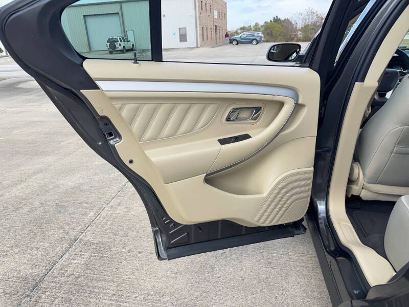 2019 Ford Taurus SE