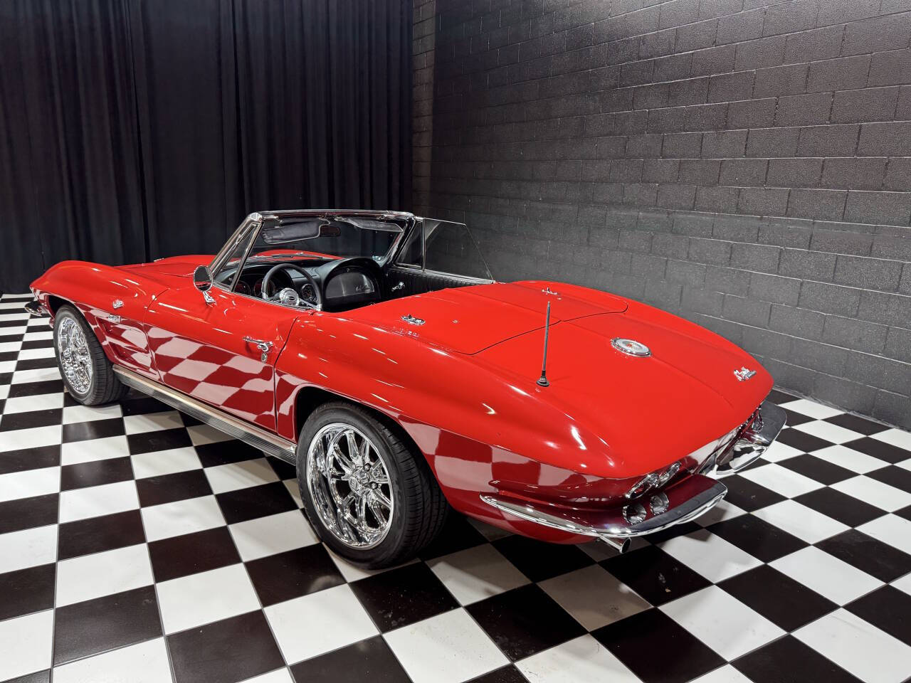 1964 Chevrolet Corvette 32