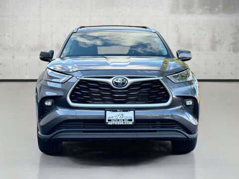 2022 Toyota Highlander Hybrid XLE