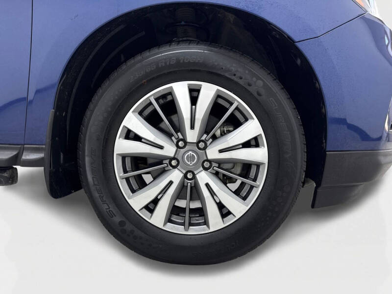 2020 Nissan Pathfinder SV