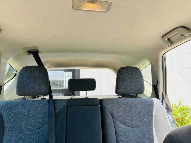 2013 Toyota Prius v Three
