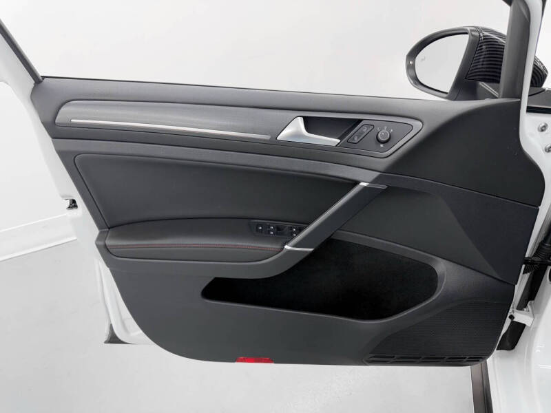 2019 Volkswagen Golf GTI SE