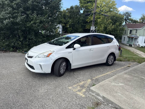 2014 Toyota Prius v Two
