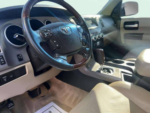 2011 Toyota Sequoia Platinum