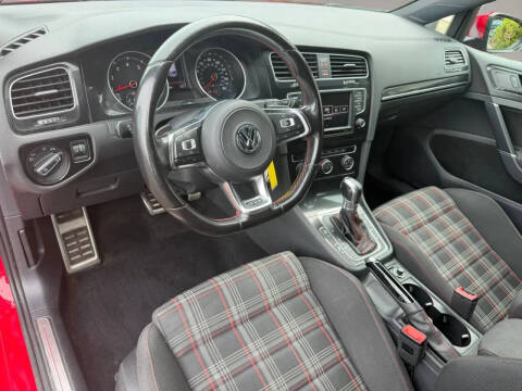 2017 Volkswagen Golf GTI S