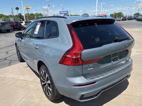 2024 Volvo XC60 B5 Core Dark Theme