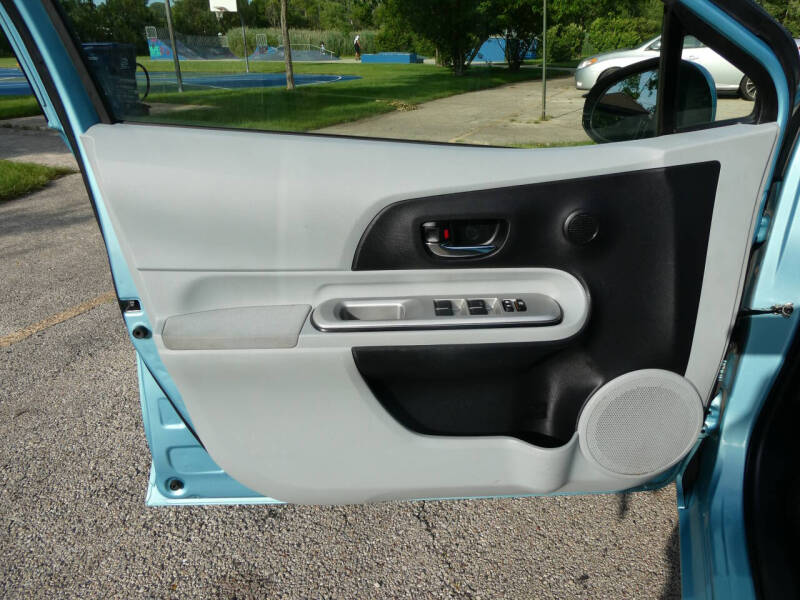 2013 Toyota Prius c Four