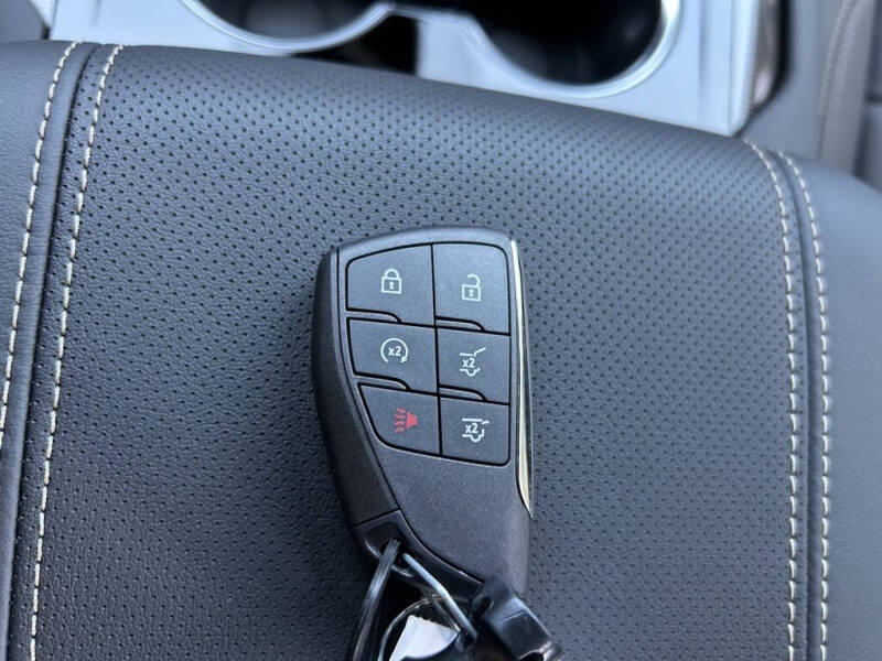 2025 GMC Yukon Elevation