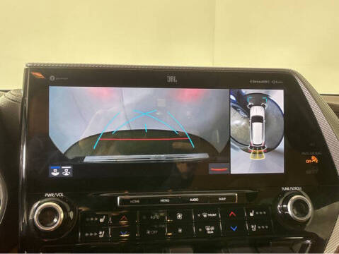 2022 Toyota Highlander Hybrid Platinum