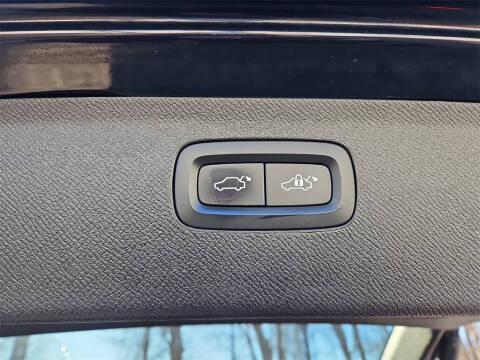 2017 Volvo XC90 T8 eAWD Inscription