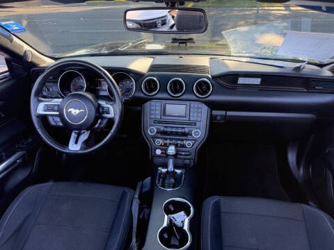 2017 Ford Mustang V6