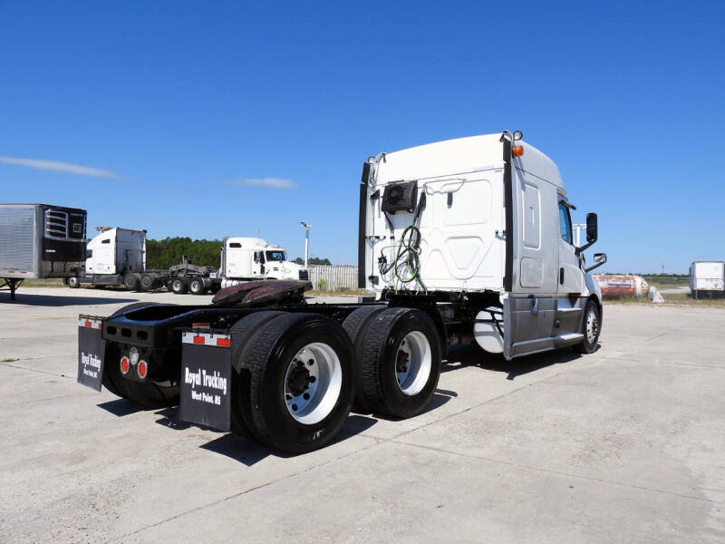 2019 Freightliner Cascadia