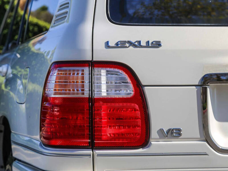 2000 Lexus LX 470