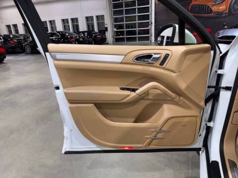 2013 Porsche Cayenne GTS