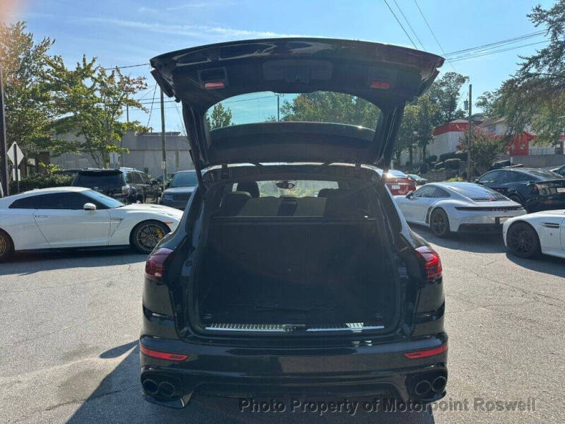 2016 Porsche Cayenne GTS