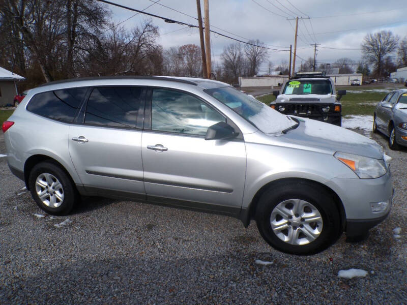 2010 Chevrolet Traverse LS's photo
