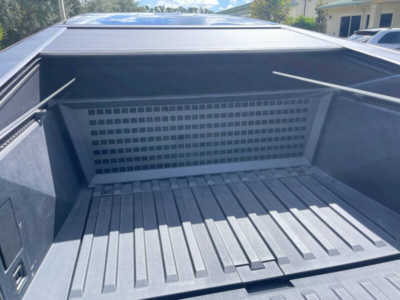 2024 Tesla Cybertruck