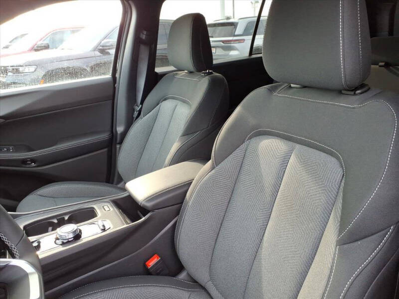 2026 Jeep Cherokee Laredo
