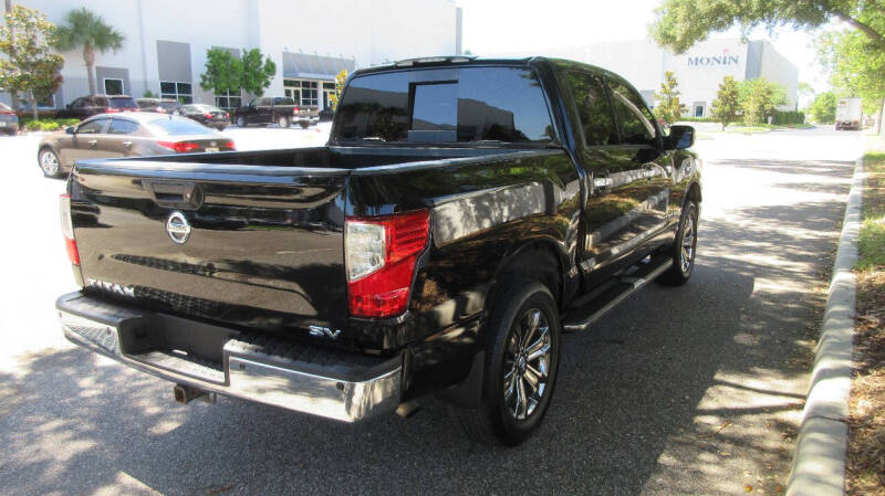 2017 Nissan Titan SV
