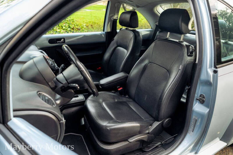 2010 Volkswagen New Beetle