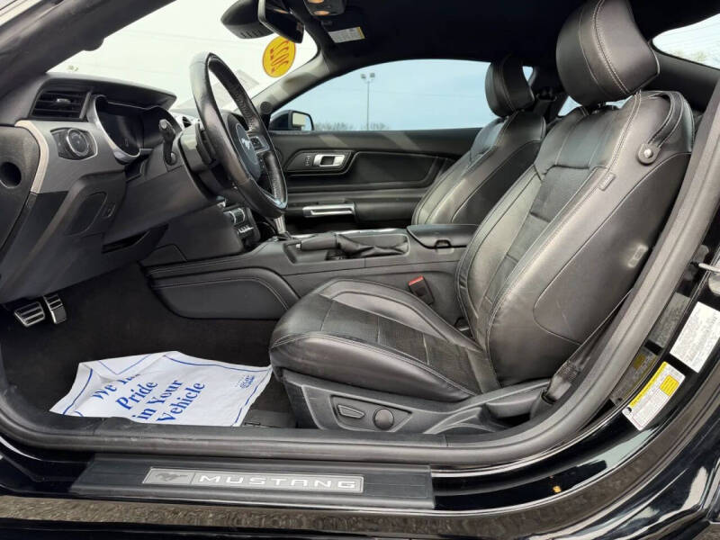2022 Ford Mustang EcoBoost Premium