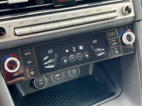 2025 Genesis G70