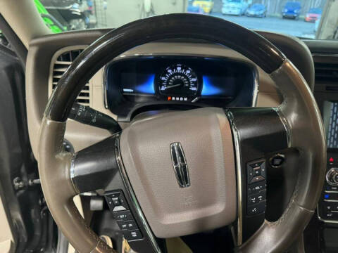 2016 Lincoln Navigator Select