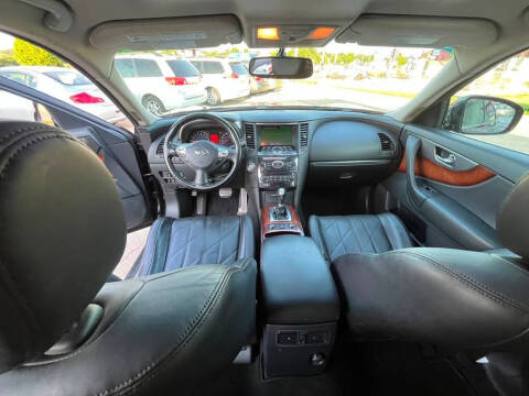 2011 Infiniti FX35
