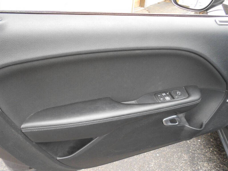 2015 Dodge Challenger SXT