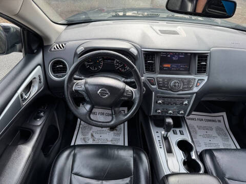 2018 Nissan Pathfinder SL