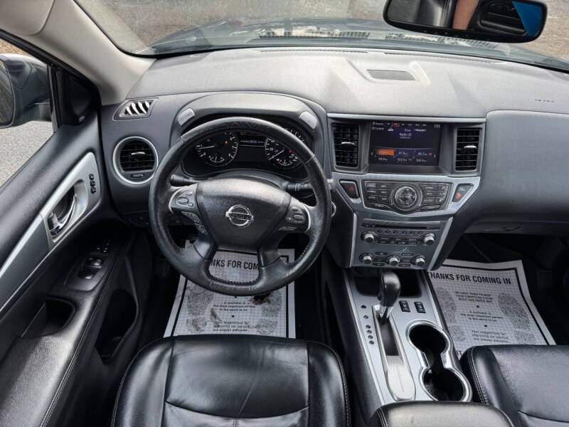 2018 Nissan Pathfinder SL