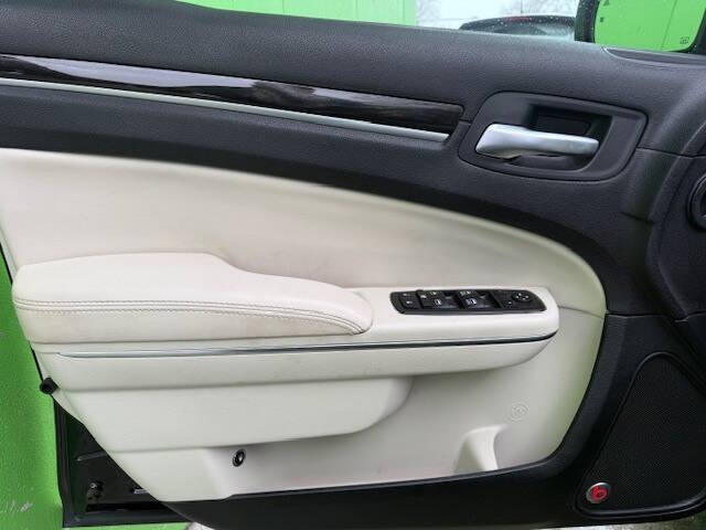 2015 Chrysler 300 Limited