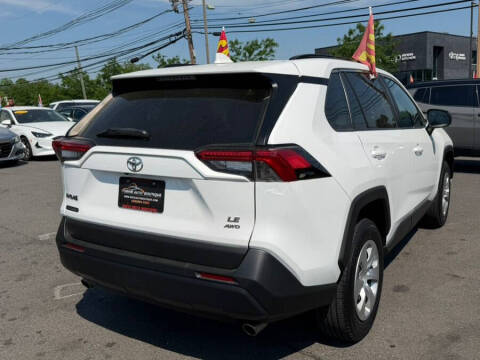 2020 Toyota RAV4 LE