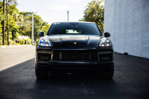 2022 Porsche Cayenne Turbo S E-Hybrid Coupe