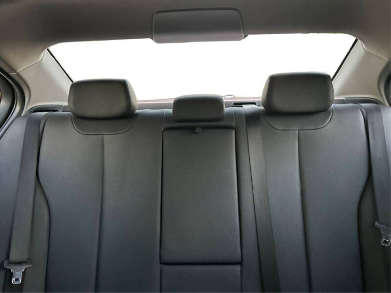 2014 BMW 3 Series 320i