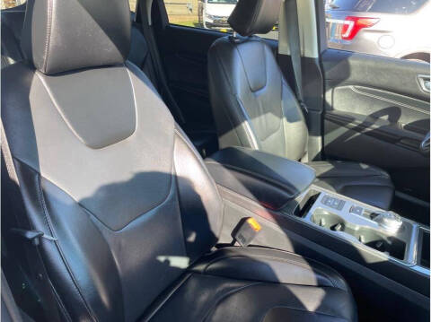 2022 Ford Edge Titanium