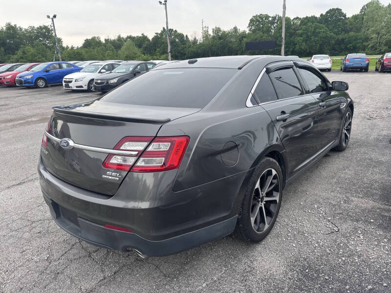 2016 Ford Taurus SEL
