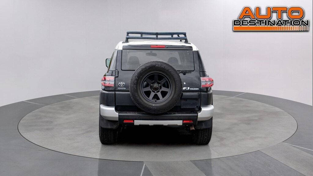 2010 Toyota FJ Cruiser for sale at Auto Destination in Puyallup, WA