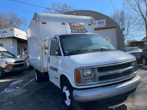 2001 Chevrolet Express Cutaway for sale at Deleon Mich Auto Sales in Yonkers NY
