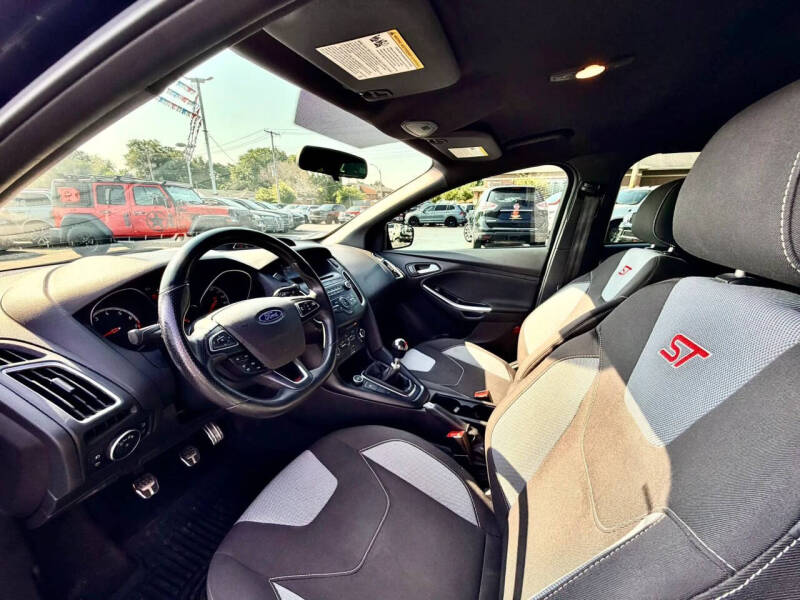2017 Ford Focus ST