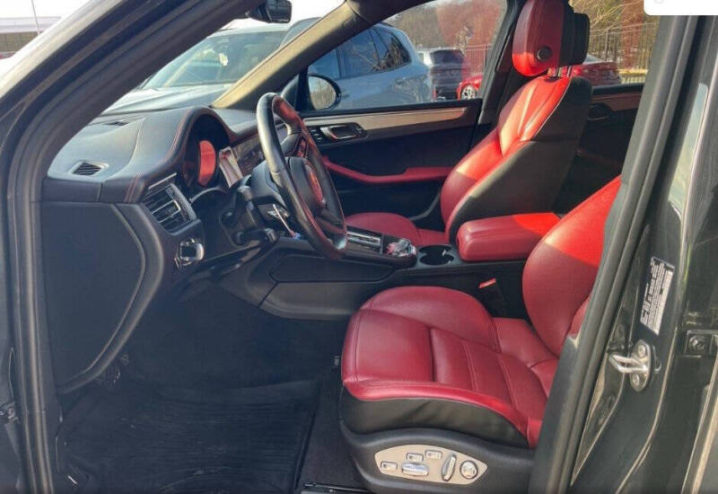 2023 Porsche Macan S