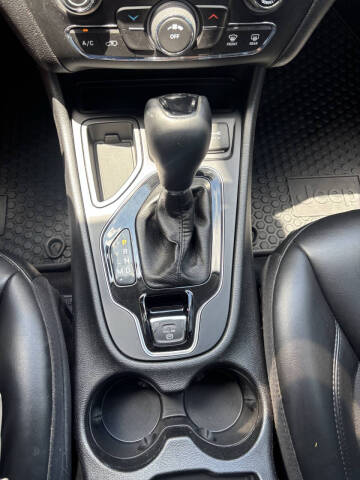 2020 Jeep Cherokee Altitude