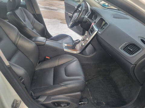 2016 Volvo S60 T5 Inscription Platinum