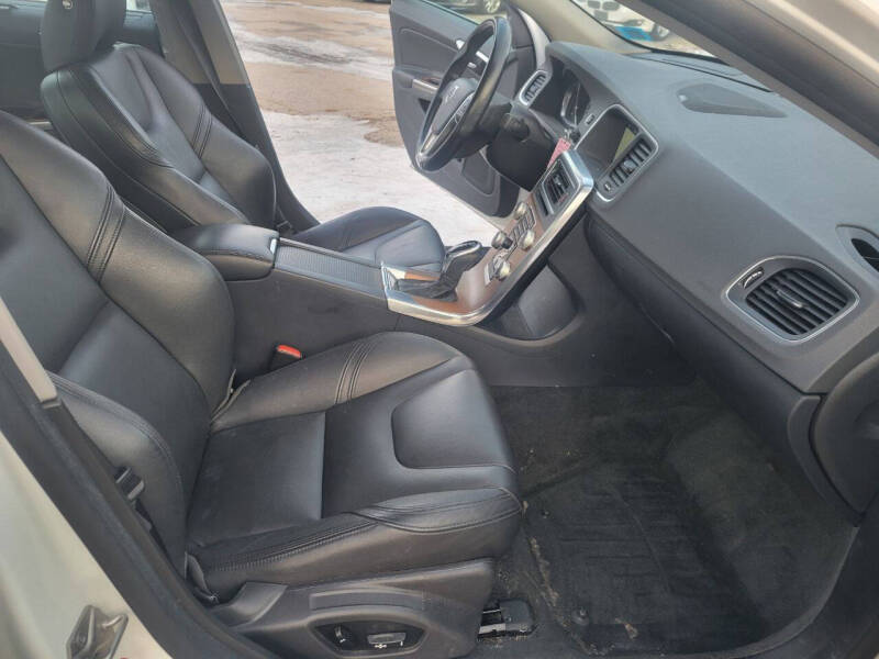 2016 Volvo S60 T5 Inscription Platinum