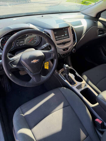 2017 Chevrolet Cruze LS Auto