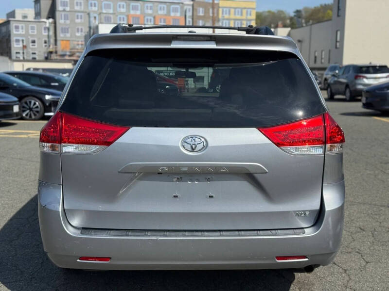 2012 Toyota Sienna