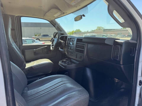 2017 Chevrolet Express 2500